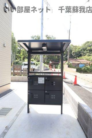 カーサフロイデのエントランス|宅配ボックスがあると、自分の時間を有効活用できますね！