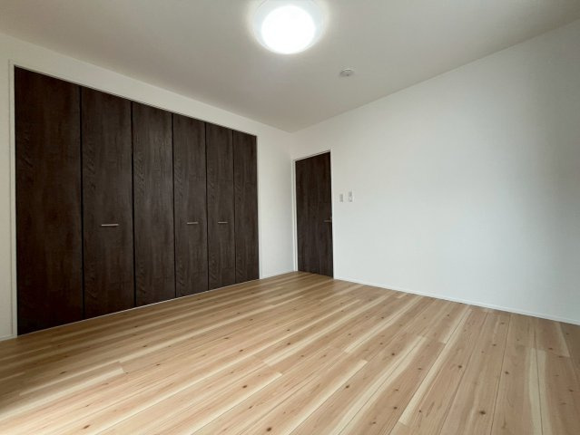 うるま市与那城屋慶名 新築RC住宅（限定1棟）の洋室|※同施工会社の別物件（参考写真）です