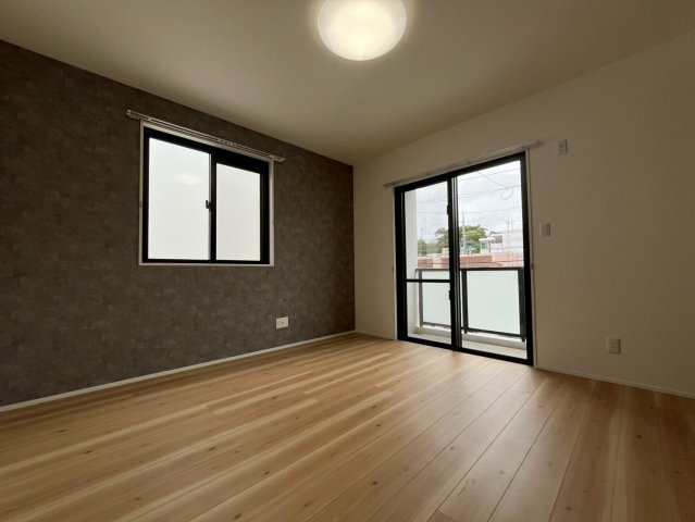 うるま市与那城屋慶名 新築RC住宅（限定1棟）の洋室|※同施工会社の別物件（参考写真）です