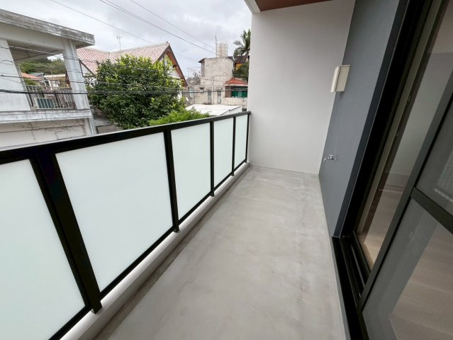 うるま市与那城屋慶名 新築RC住宅（限定1棟）のバルコニー|※同施工会社の別物件（参考写真）です