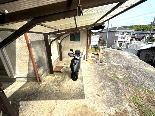 南河内郡太子町大字太子の中古一戸建の駐車場