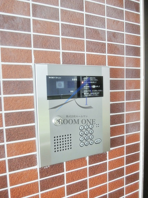 Ｒｏｏｓｔのセキュリティ|オートロックです。