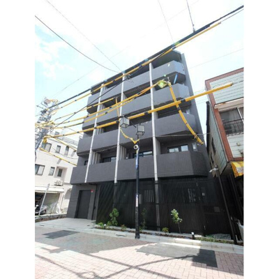 【外観】 | PREMIUM CUBE 中野新橋 DEUX | 鉄筋コンクリート造のがっちりとした建物。