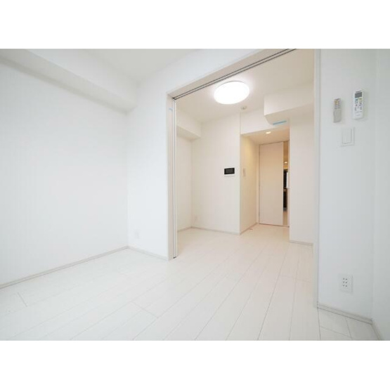 【居間・リビング】 | PREMIUM CUBE 中野新橋 DEUX | 明るい洋室！