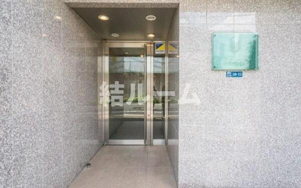北区滝野川３丁目の賃貸マンションのエントランス