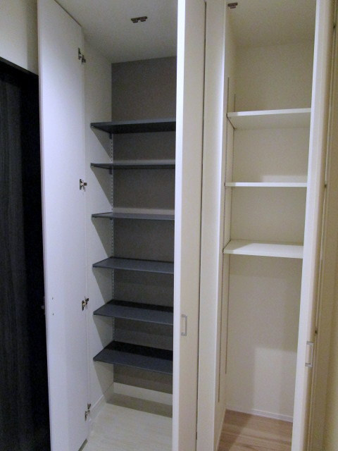 プラティーク北沢の玄関|大型シューズBOX