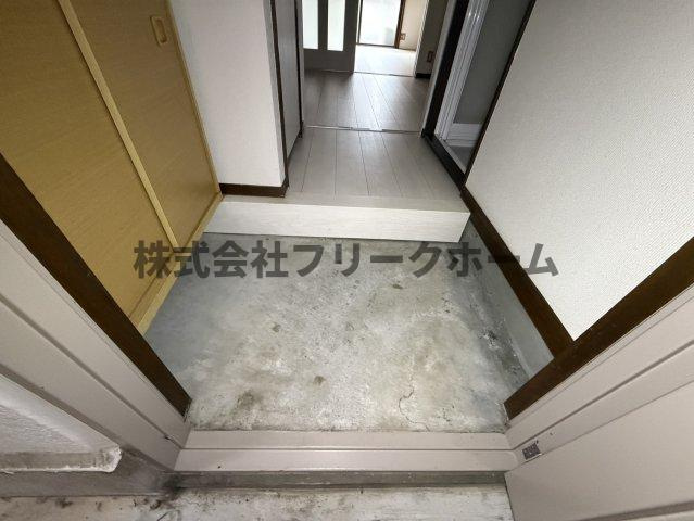 三鷹市上連雀９丁目の賃貸マンションの玄関