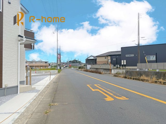 下妻市下妻丙　新築戸建て　4号棟の前面道路含む現地写真|堂々！建物完成♪実際のお部屋をご見学可能です♪
ご見学が一番の資料！お気軽にお問い合わせ下さい♪