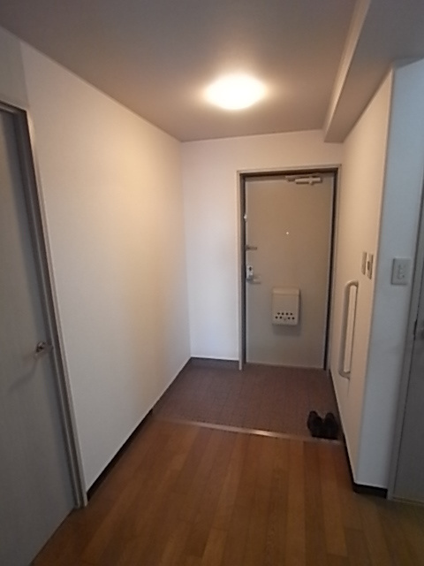 ウルム西宮の玄関