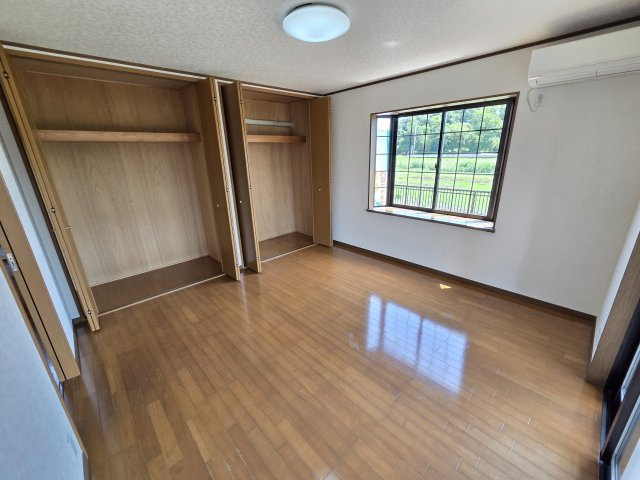 太田市牛沢町　中古住宅の洋室