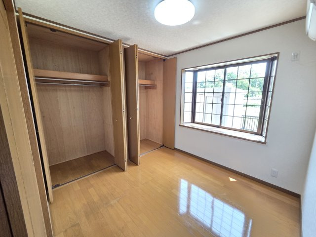 太田市牛沢町　中古住宅の洋室
