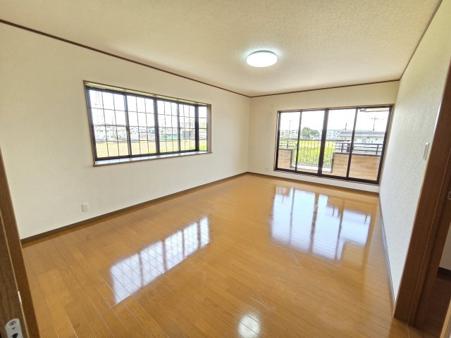 太田市牛沢町　中古住宅の洋室