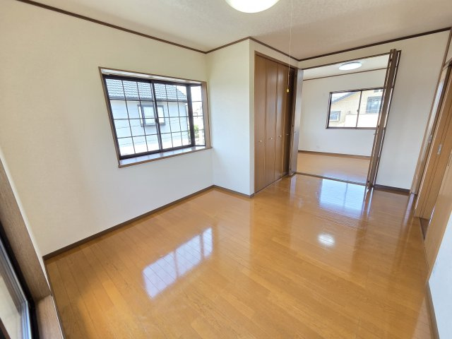 太田市牛沢町　中古住宅の洋室