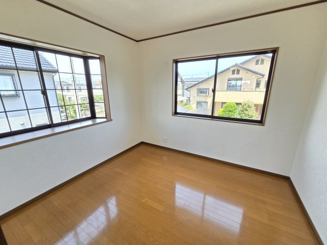 太田市牛沢町　中古住宅の洋室