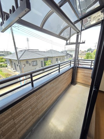太田市牛沢町　中古住宅のバルコニー