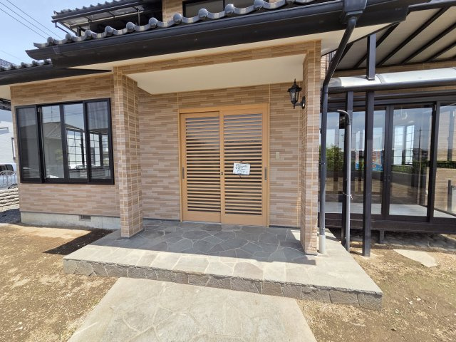太田市牛沢町　中古住宅の玄関