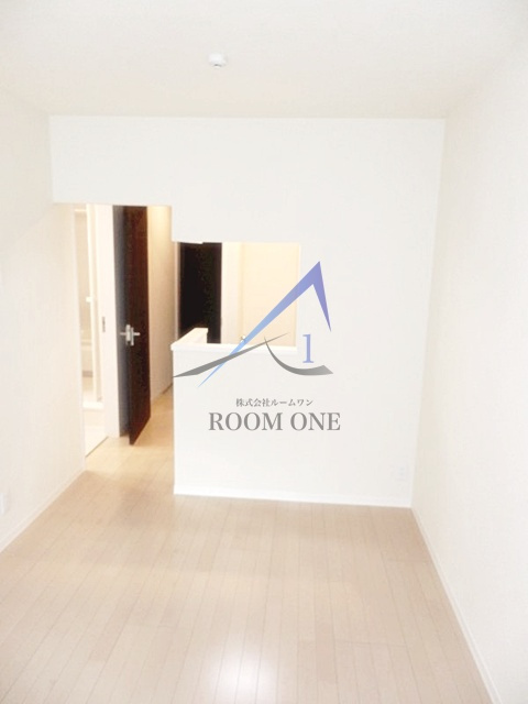 ディセットサモンの居間・リビング|洋室のお部屋です。
