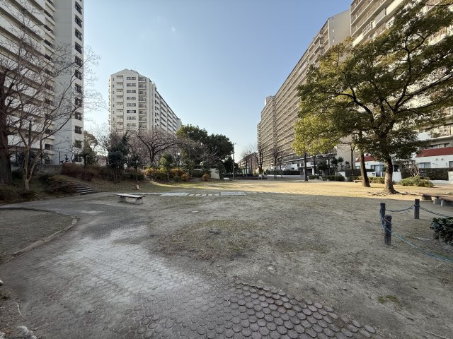 パークシティ鳥見A棟の中庭