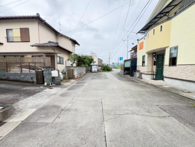 伊豆の国市四日町01期　新築分譲住宅　全2棟　2号棟の前面道路含む現地写真