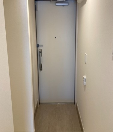 リブリアルファの玄関
