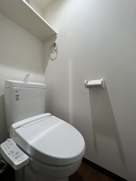 Ampio高畑のトイレ|ゆったりとした空間のトイレです