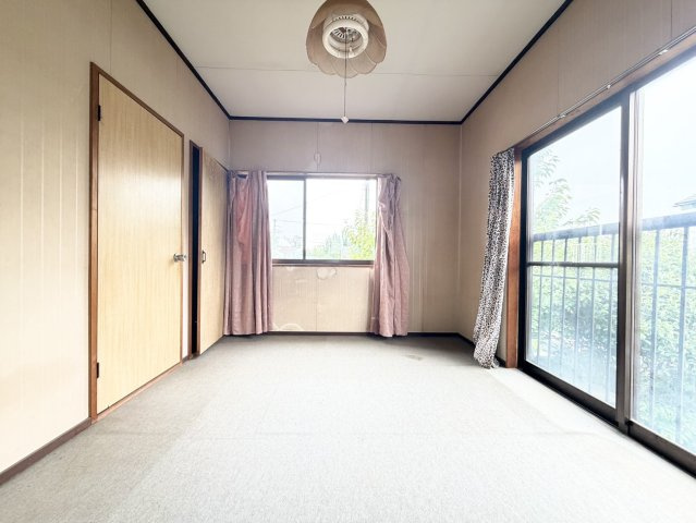 鉾田市二重作中古戸建、土地付きの洋室