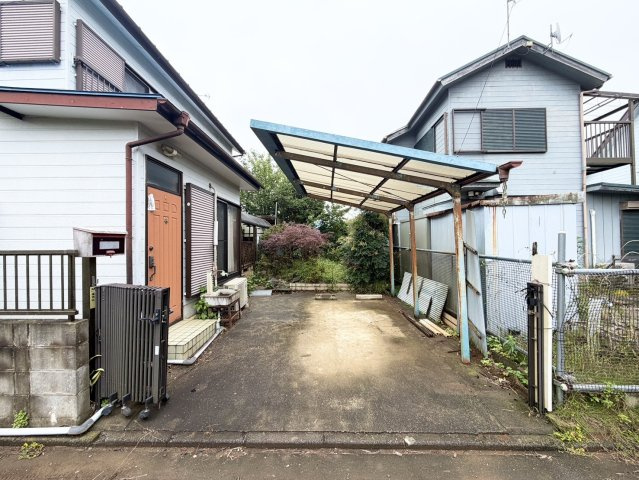 鉾田市二重作中古戸建、土地付きの駐車場