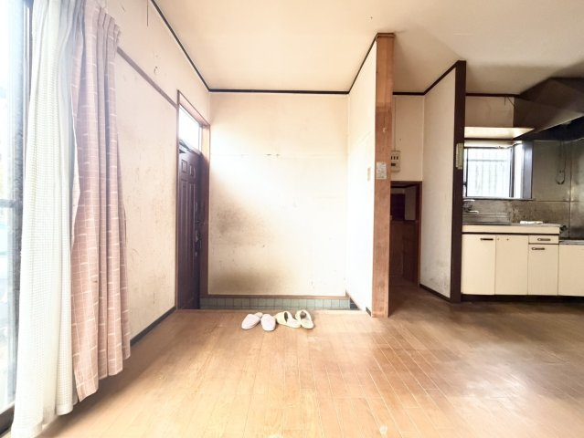 鉾田市二重作中古戸建、土地付きの玄関