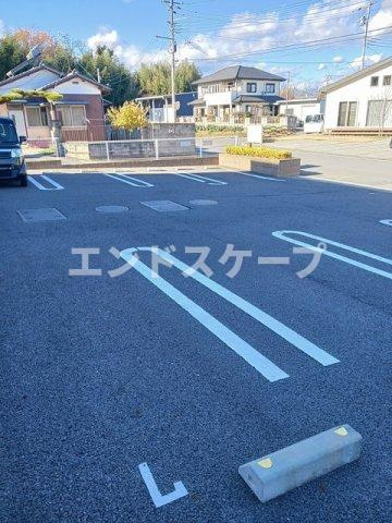 フェリーチェ・カーサの駐車場|高崎、前橋のお部屋探しはエンドスケープまで！お客様の理想お聞かせ下さい♪