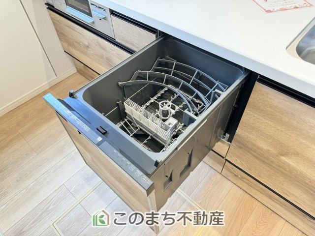クライン宇都宮市平松本町第1期のキッチン|同社施工物件の写真です。※建具やフローリング、その他仕様が違う場合がございます。