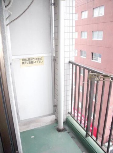 千葉市中央区祐光２丁目の賃貸マンションのバルコニー