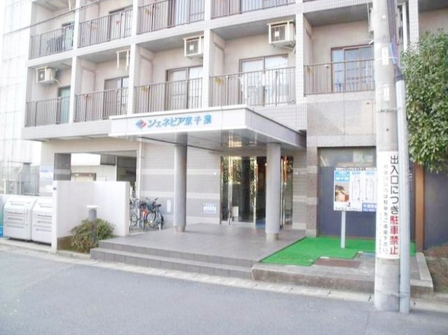 千葉市中央区祐光２丁目の賃貸マンションのエントランス