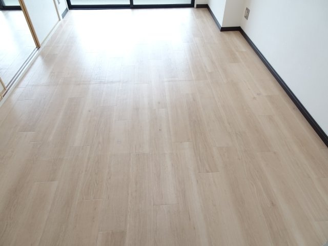 アーバンコア禾森の洋室