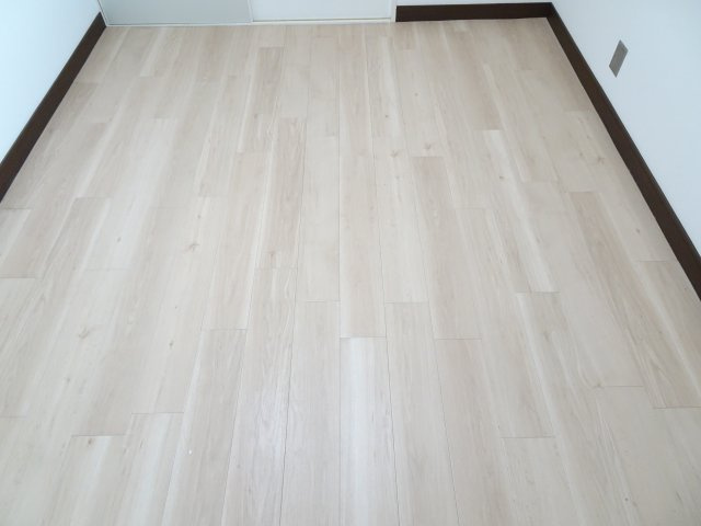 アーバンコア禾森の洋室
