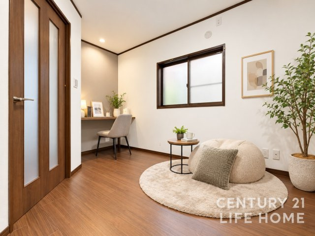 【居間・リビング】 | グリーンライン「高田」中古戸建 | ゆったりとした居間です