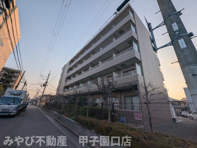 レジェンダリー武庫川の外観