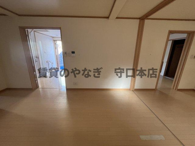 【居間・リビング】 | 太秦中町戸建 | ゆったり過ごせるリビングです