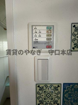 【設備】 | 太秦中町戸建 | 浴室乾燥機付き