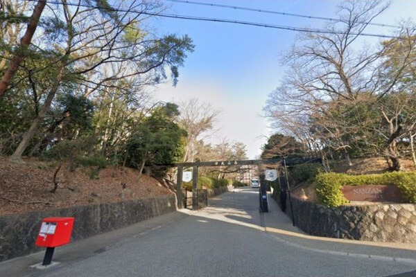 南山ビルの周辺
