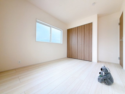 【洋室】 | 前橋市龍蔵寺　新築住宅 | さまざまにカスタマイズしていただけるシンプルなデザインの内装。ご自身で素敵な空間を創り上げられます。