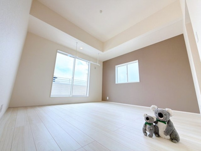 【洋室】 | 前橋市龍蔵寺　新築住宅 | アクセントクロスでお部屋の雰囲気もぐっと上がります。
窓際には物干しポール付きで雨の日でもお洗濯物の心配がいりません。
