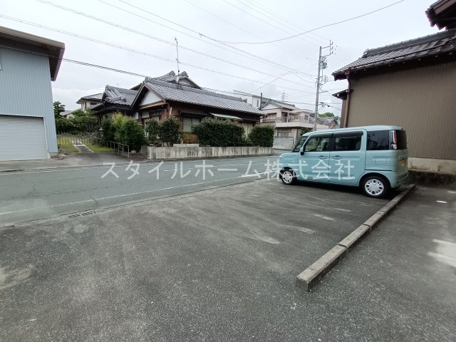 前田南町戸建の駐車場