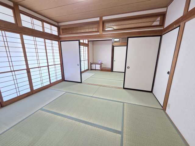 太田市新田村田町　中古住宅の和室|和室の続き間