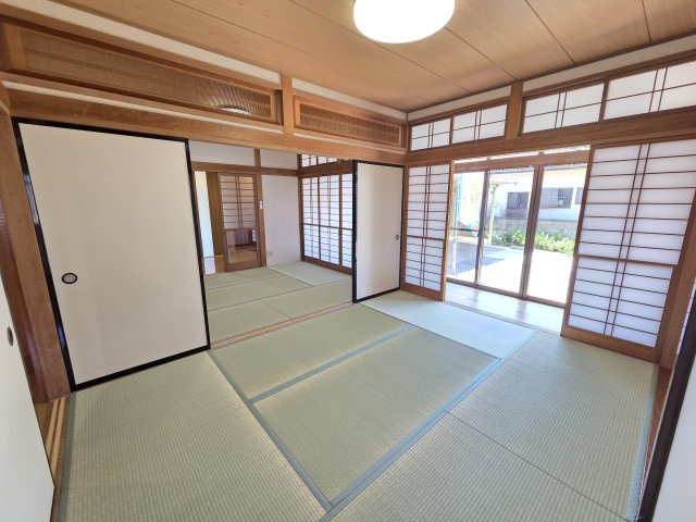 太田市新田村田町　中古住宅の和室|和室の続き間