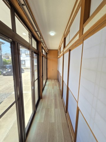 太田市新田村田町　中古住宅の和室|広縁です