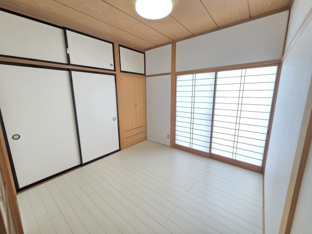 太田市新田村田町　中古住宅の洋室|北側洋室です