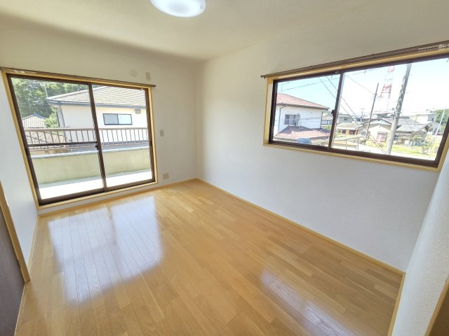 太田市新田村田町　中古住宅の洋室|2階西側洋室です