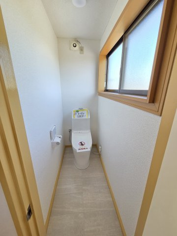 太田市新田村田町　中古住宅のトイレ|2階にもトイレがあります