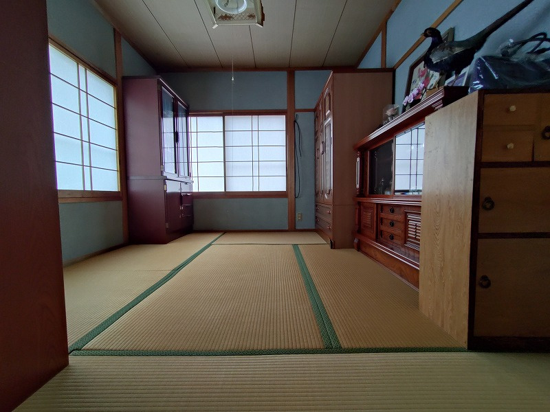 ■□米子市目久美町中古戸建□■の和室|2階和室となっております。
光が良く差し込む空間となっております。
