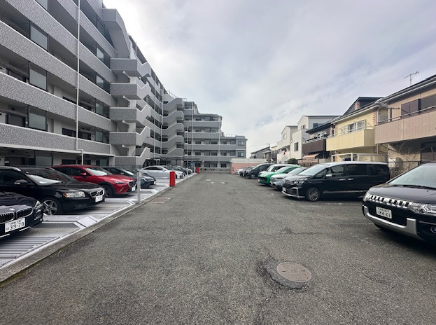 ニューイースト湘南茅ヶ崎の駐車場